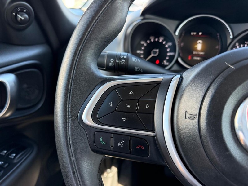 FIAT 500L Vehicle Full-screen Gallery Image 11