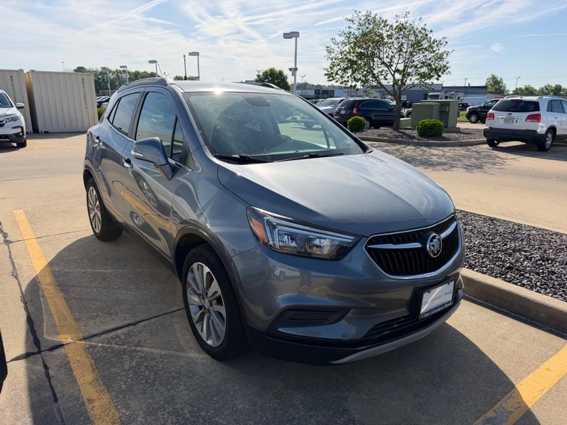 Buick Encore Vehicle Full-screen Gallery Image 02