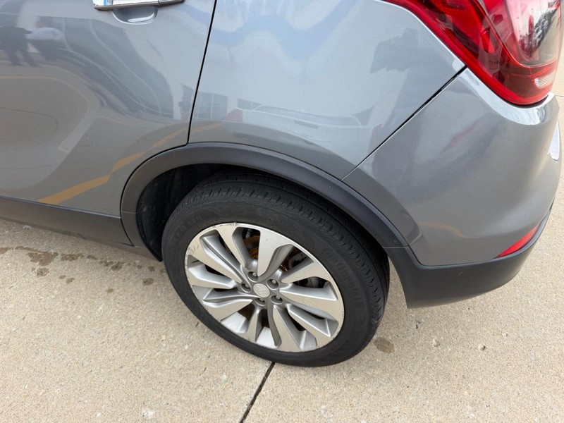 Buick Encore Vehicle Full-screen Gallery Image 05