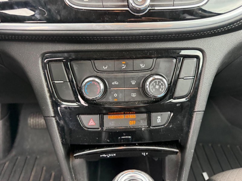 Buick Encore Vehicle Full-screen Gallery Image 14