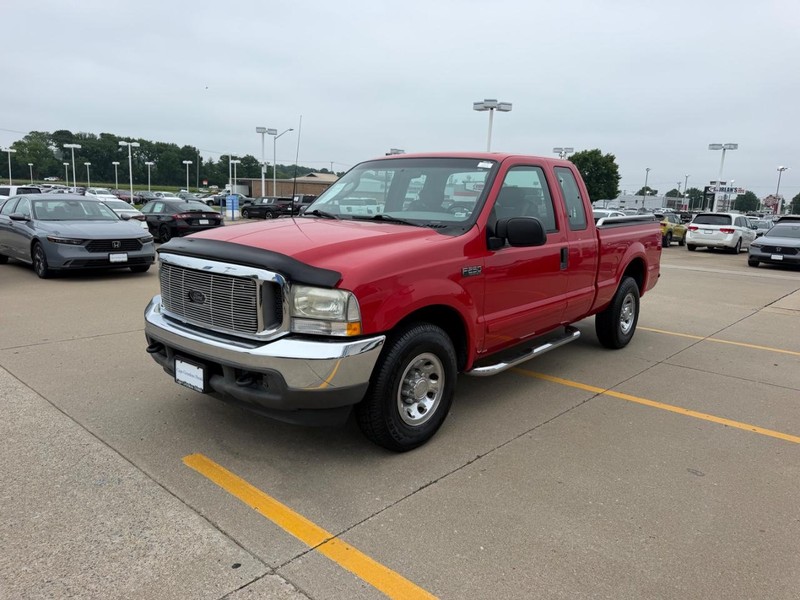 Ford Super Duty F-250 Vehicle Full-screen Gallery Image 06