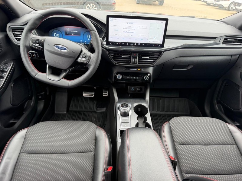 Ford Escape Vehicle Full-screen Gallery Image 10