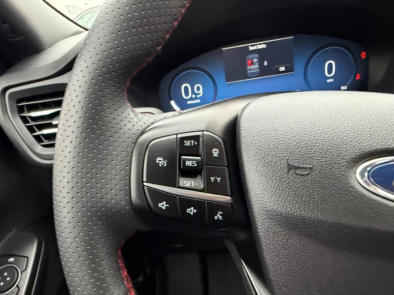 Ford Escape Vehicle Full-screen Gallery Image 12