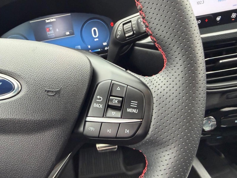 Ford Escape Vehicle Full-screen Gallery Image 13