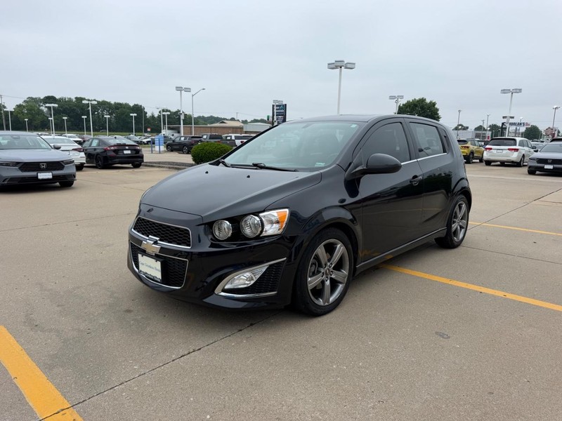 Chevrolet Sonic Vehicle Full-screen Gallery Image 06