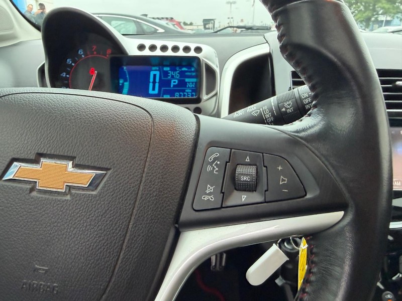 Chevrolet Sonic Vehicle Full-screen Gallery Image 13