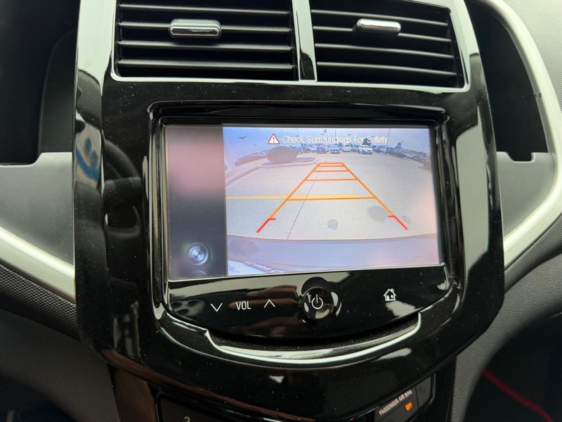 Chevrolet Sonic Vehicle Full-screen Gallery Image 21