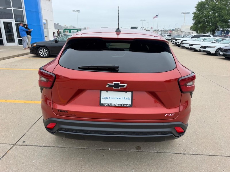 Chevrolet Trax Vehicle Full-screen Gallery Image 03