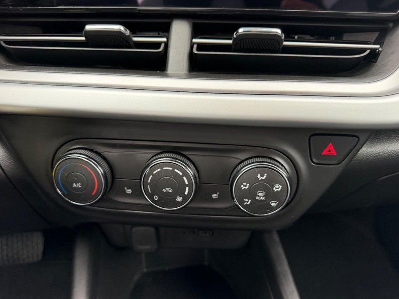 Chevrolet Trax Vehicle Full-screen Gallery Image 14