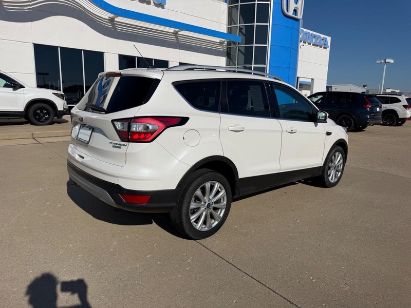 Ford Escape Vehicle Full-screen Gallery Image 02