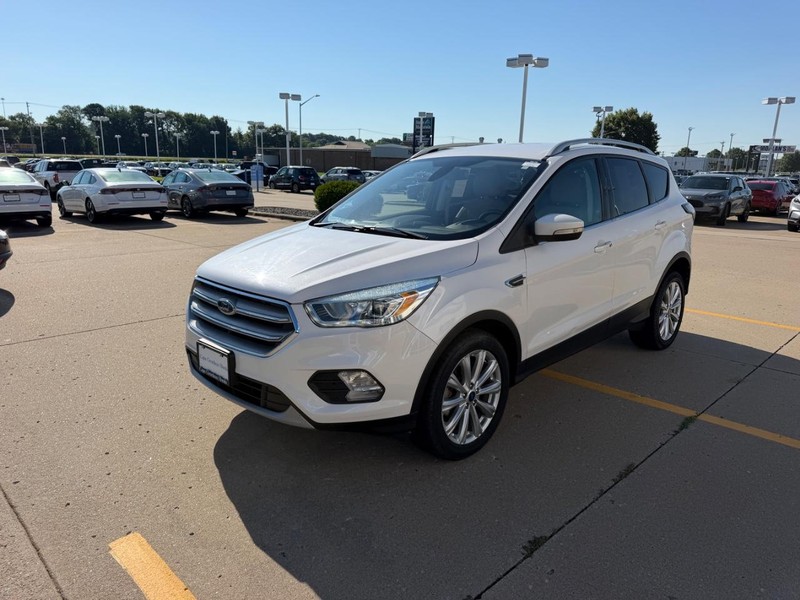 Ford Escape Vehicle Full-screen Gallery Image 07