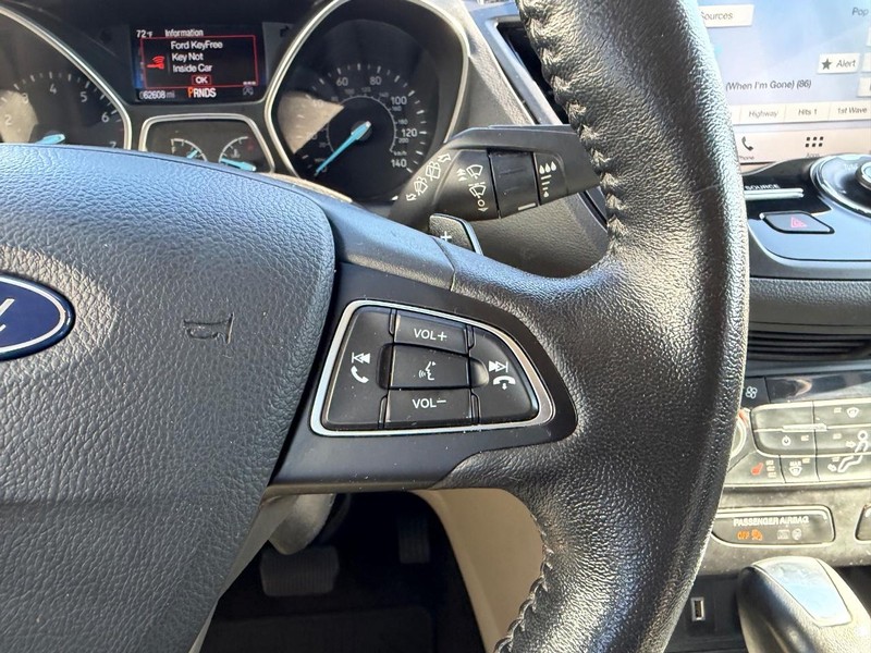 Ford Escape Vehicle Full-screen Gallery Image 13