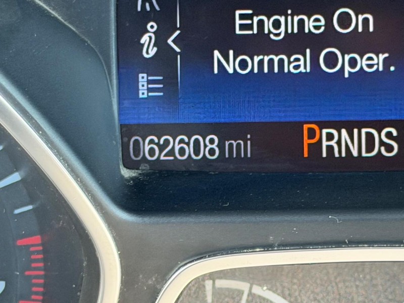 Ford Escape Vehicle Full-screen Gallery Image 21