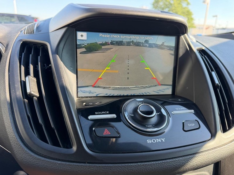 Ford Escape Vehicle Full-screen Gallery Image 22