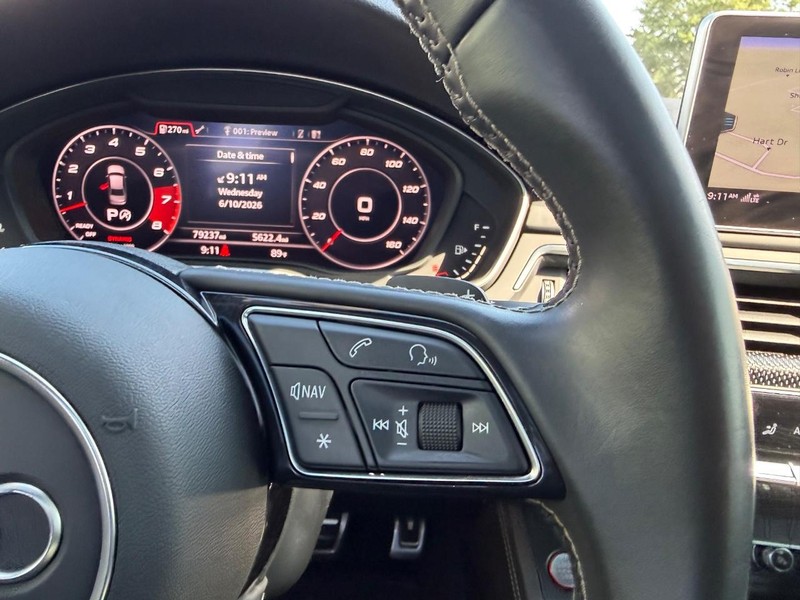 Audi S4 Vehicle Full-screen Gallery Image 14