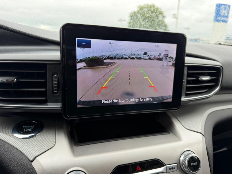 Ford Explorer Vehicle Full-screen Gallery Image 22