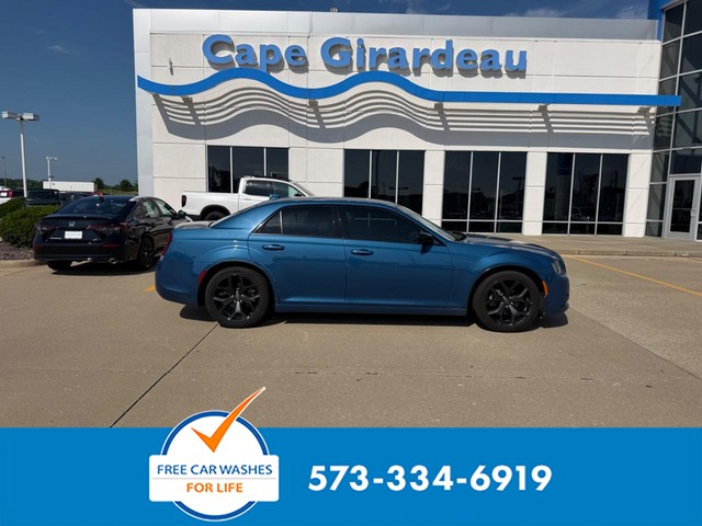 Cape Girardeau MO 2022 Chrysler 300 more details - chrysler 300