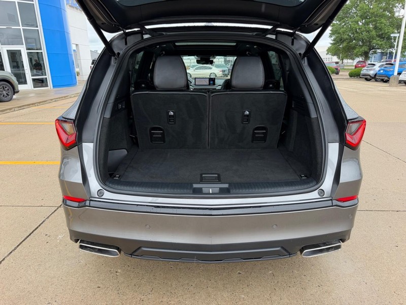 Acura MDX Vehicle Full-screen Gallery Image 04