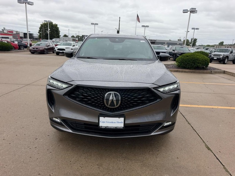 Acura MDX Vehicle Full-screen Gallery Image 08