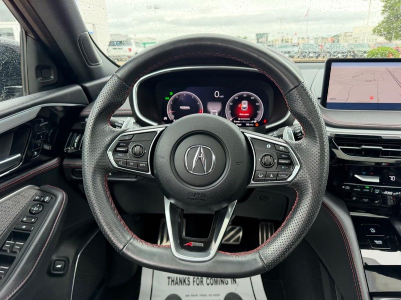 Acura MDX Vehicle Full-screen Gallery Image 14