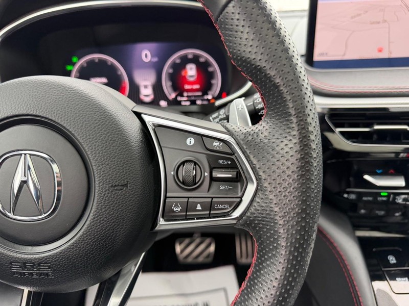 Acura MDX Vehicle Full-screen Gallery Image 16