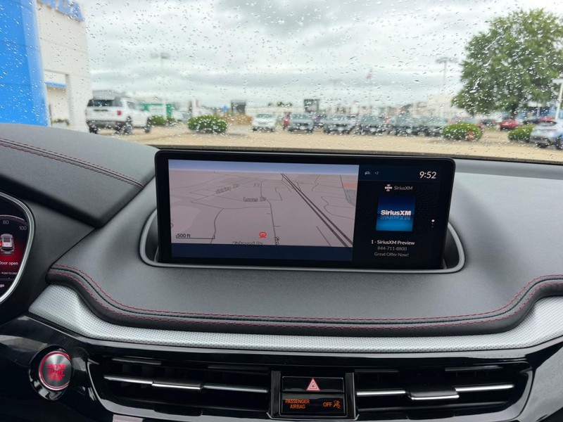 Acura MDX Vehicle Full-screen Gallery Image 17