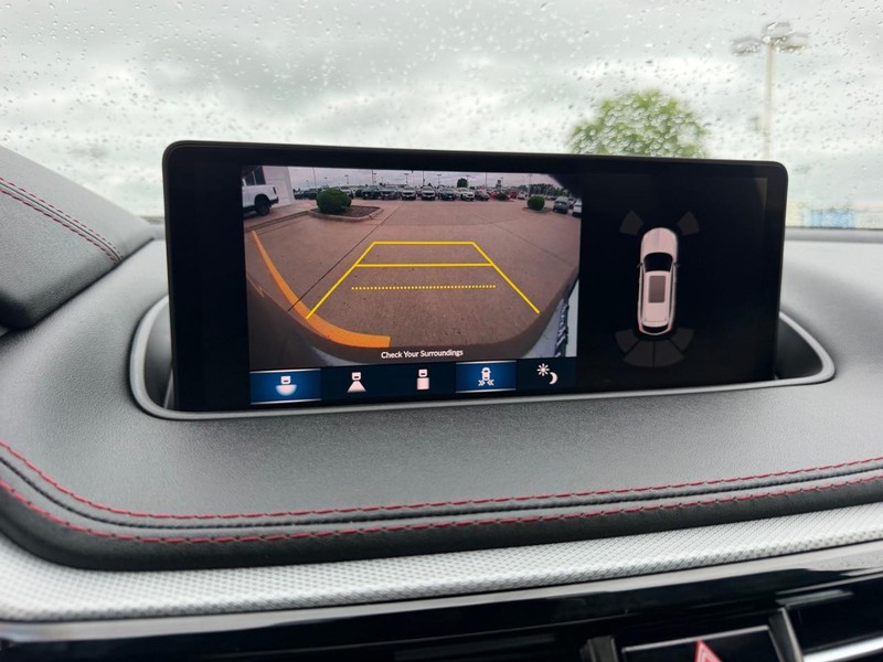 Acura MDX Vehicle Full-screen Gallery Image 25
