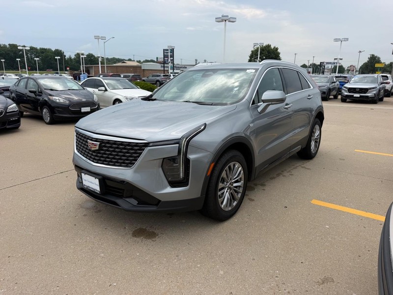 Cadillac XT4 Vehicle Full-screen Gallery Image 07