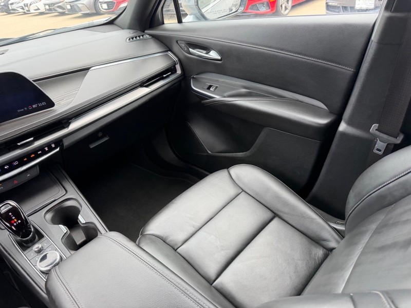 Cadillac XT4 Vehicle Full-screen Gallery Image 17