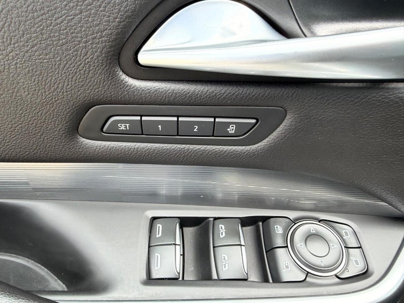 Cadillac XT4 Vehicle Full-screen Gallery Image 19