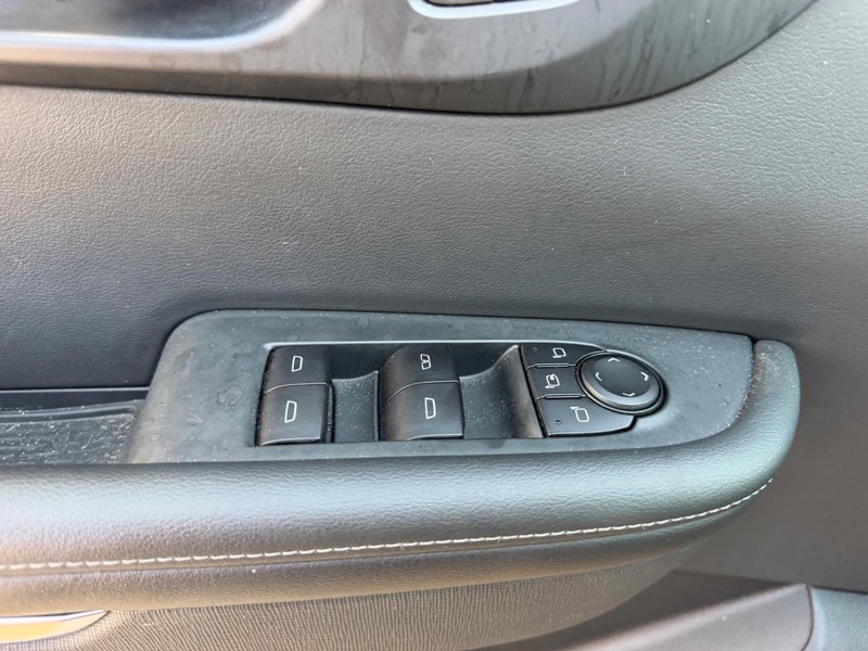 Buick Enclave Vehicle Full-screen Gallery Image 19