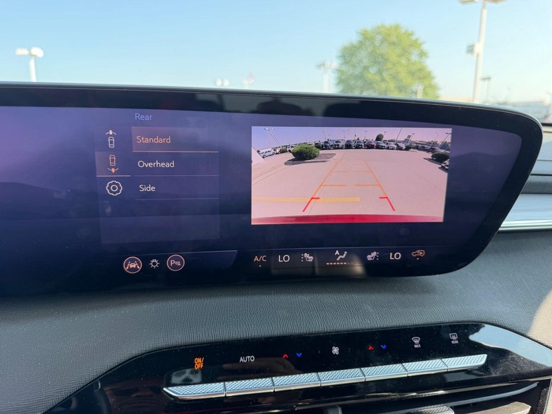 Buick Enclave Vehicle Full-screen Gallery Image 22