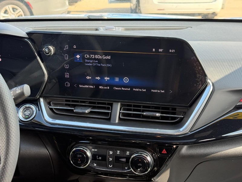 Chevrolet Trax Vehicle Full-screen Gallery Image 14