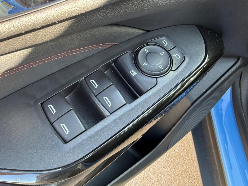 Chevrolet Trax Vehicle Full-screen Gallery Image 16