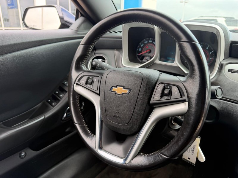 Chevrolet Camaro Vehicle Full-screen Gallery Image 09