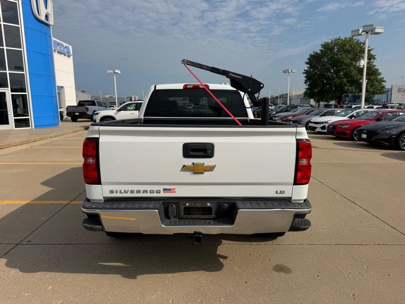 Chevrolet Silverado 1500 LD Vehicle Full-screen Gallery Image 03