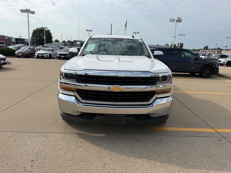 Chevrolet Silverado 1500 LD Vehicle Full-screen Gallery Image 07