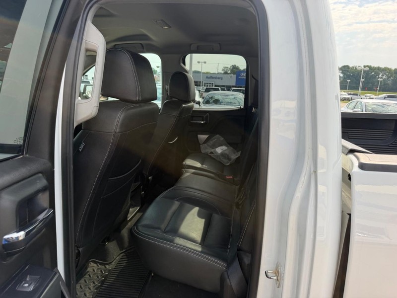 Chevrolet Silverado 1500 LD Vehicle Full-screen Gallery Image 08