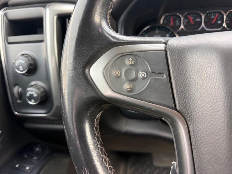 Chevrolet Silverado 1500 LD Vehicle Full-screen Gallery Image 11