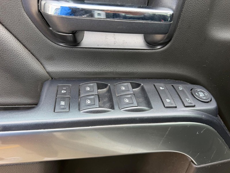 Chevrolet Silverado 1500 LD Vehicle Full-screen Gallery Image 16