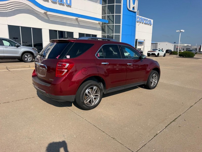 Chevrolet Equinox Vehicle Full-screen Gallery Image 02