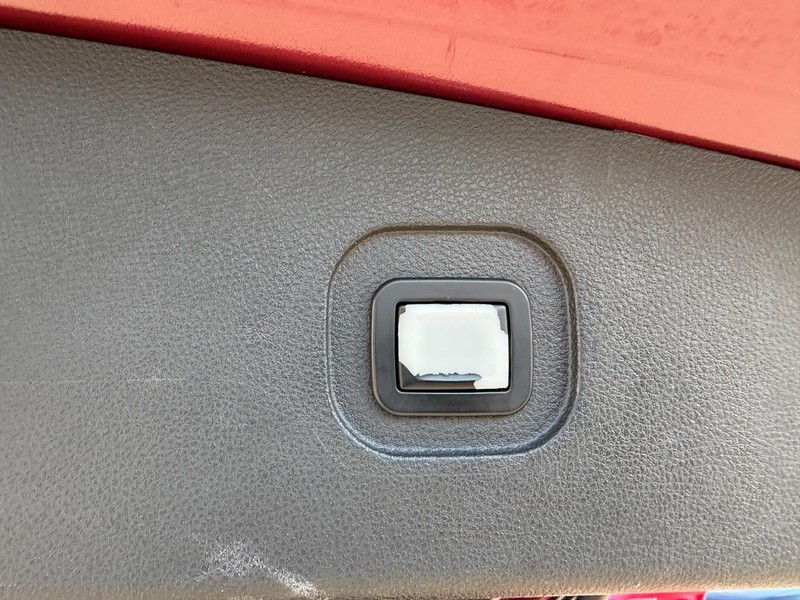 Chevrolet Equinox Vehicle Full-screen Gallery Image 05