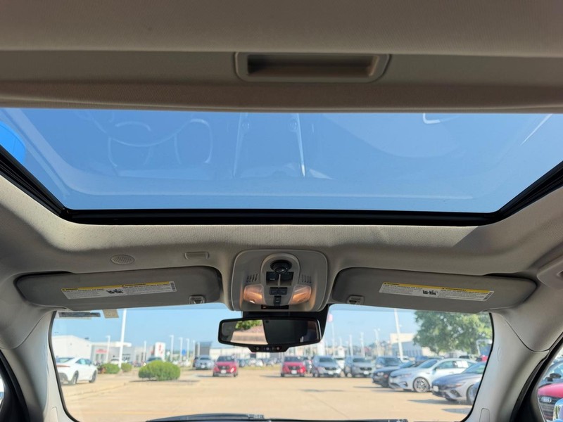 Chevrolet Equinox Vehicle Full-screen Gallery Image 10