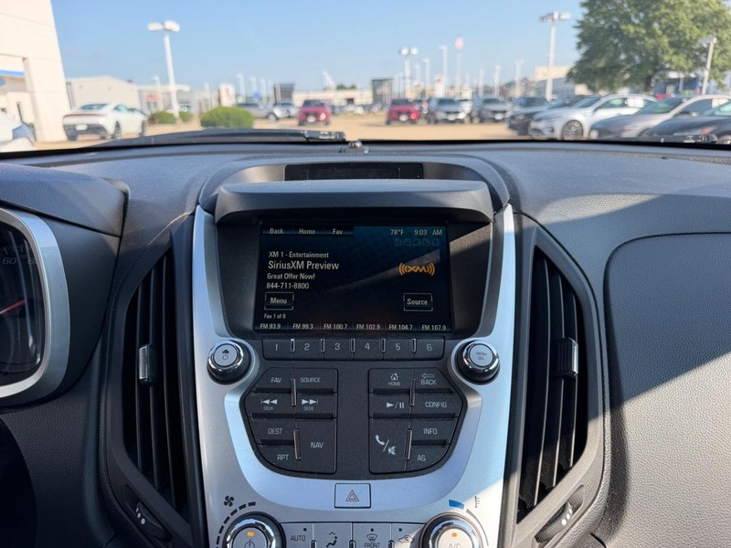 Chevrolet Equinox Vehicle Full-screen Gallery Image 15
