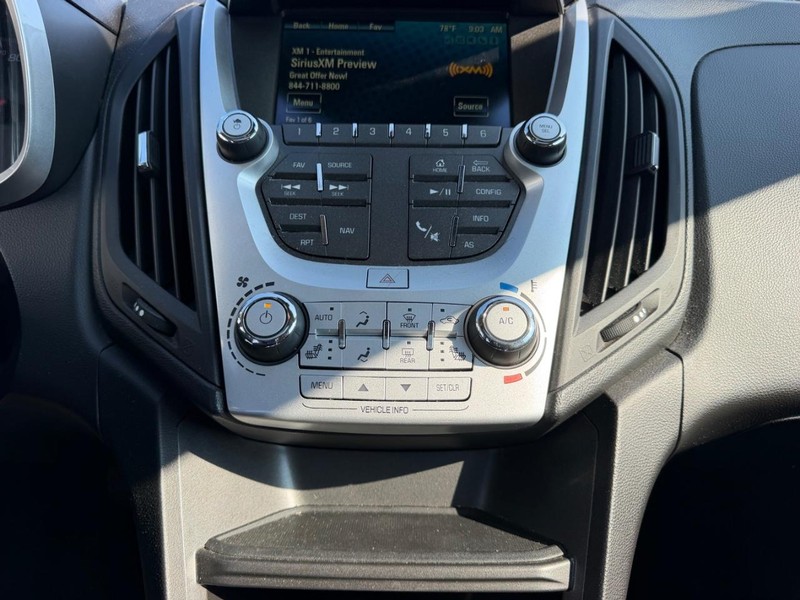 Chevrolet Equinox Vehicle Full-screen Gallery Image 16