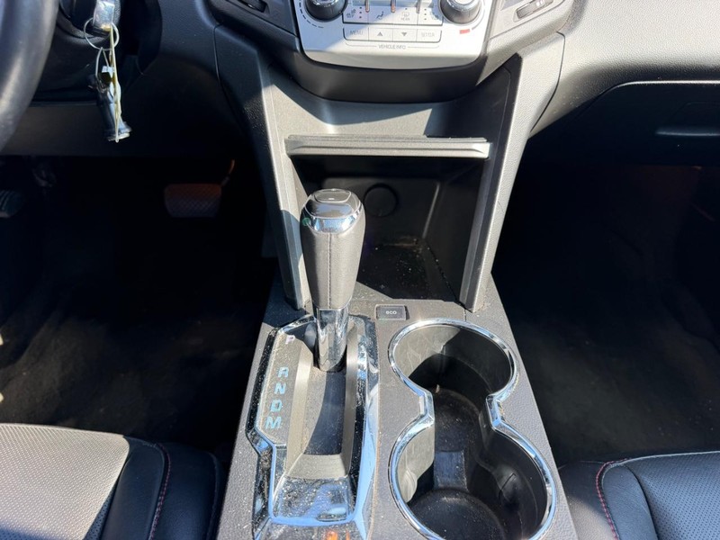Chevrolet Equinox Vehicle Full-screen Gallery Image 17