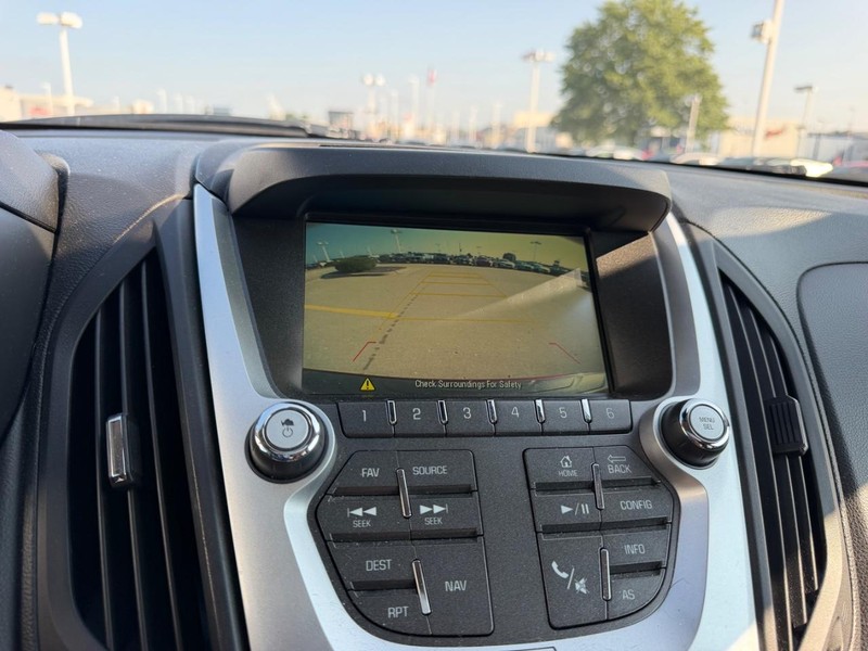 Chevrolet Equinox Vehicle Full-screen Gallery Image 23