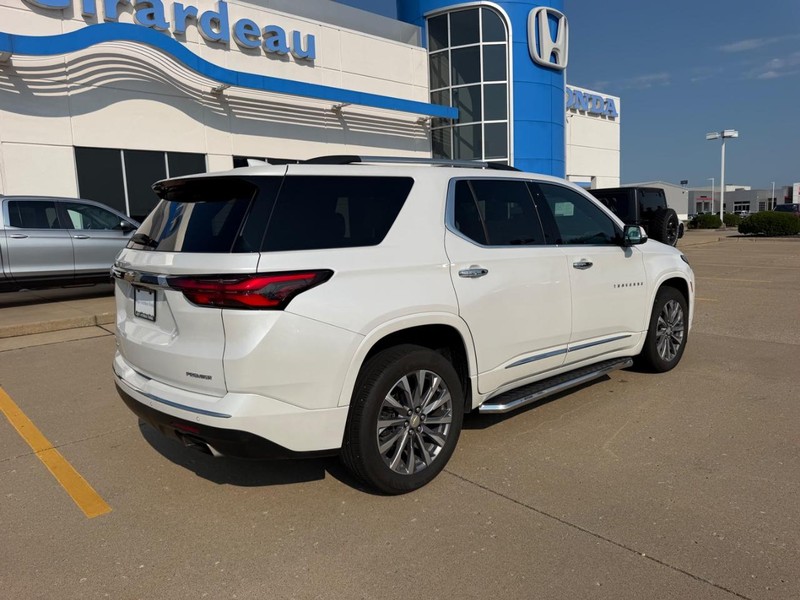 Chevrolet Traverse Vehicle Full-screen Gallery Image 02