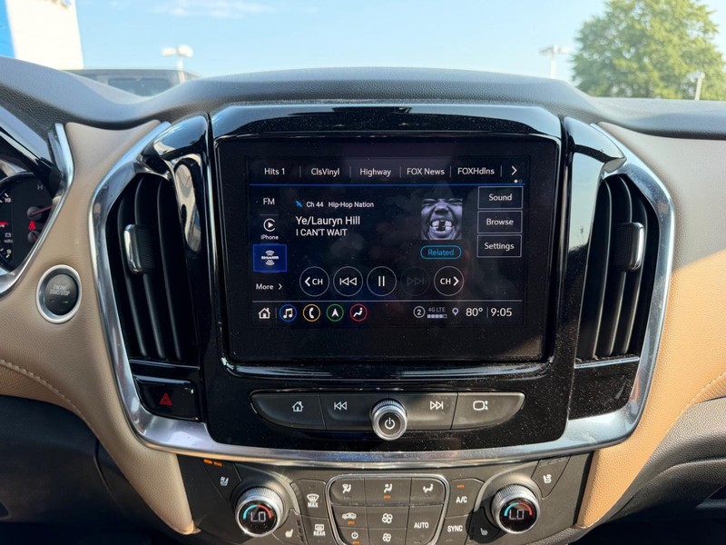Chevrolet Traverse Vehicle Full-screen Gallery Image 17