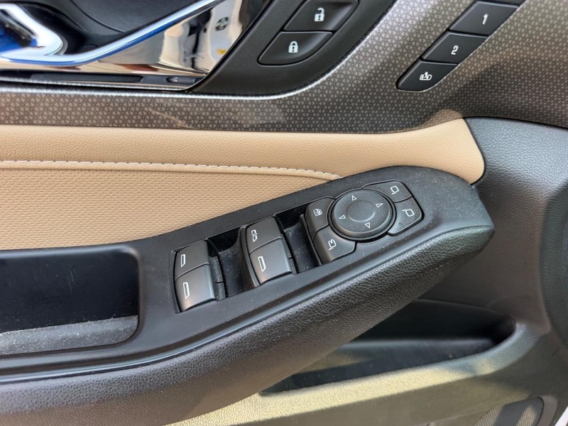 Chevrolet Traverse Vehicle Full-screen Gallery Image 21